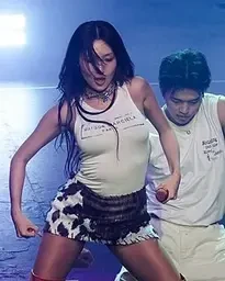 HWASA in Seattle (source: David Lee, via Wikimedia Co)